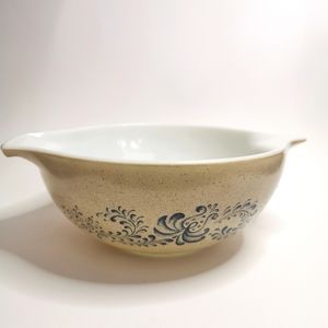 Pyrex Homestead Mixing Bowl